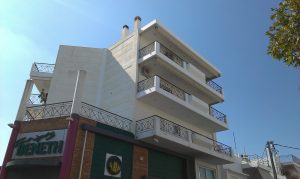 Επισκευή στηθαίων κτιρίου στην Αργυρούπολη